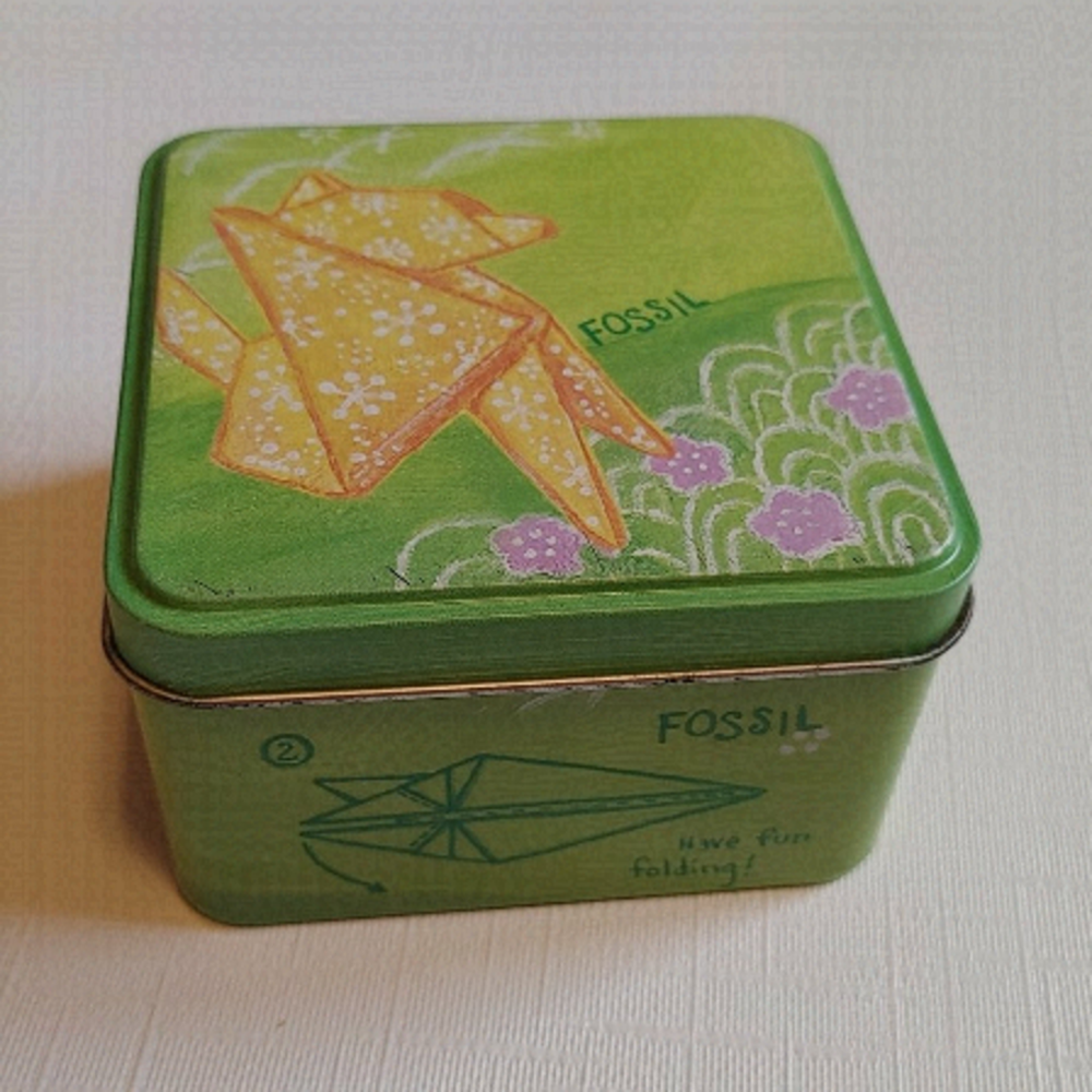 2004 Fossil Tin Origami Dog Paper Art Tin EMPTY